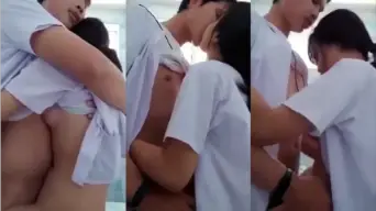 ABG SM_P Ngentot di WC Sekolah