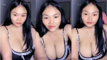 Yasmin Tobrut Pake Kostum Maid
